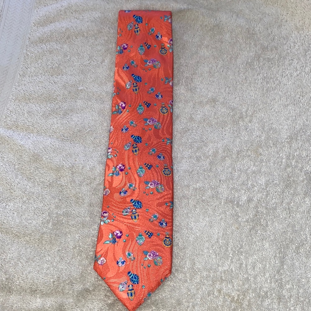 Beautiful Leonard Paris Silk Tie